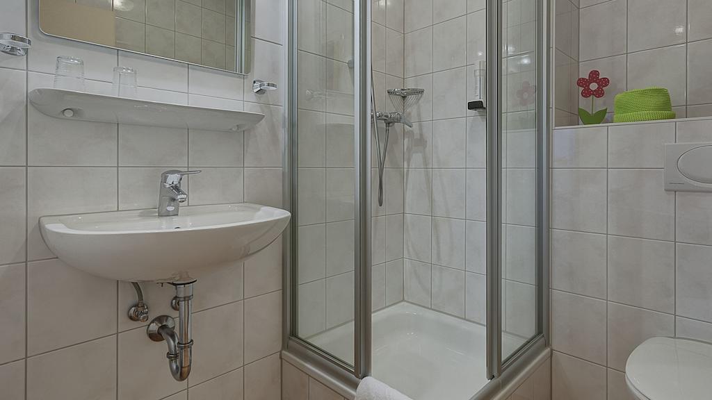 Hotel Luitpold Landshut Oda fotoğraf