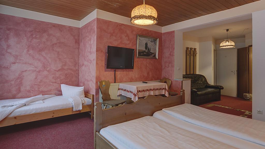 Hotel Luitpold Landshut Oda fotoğraf